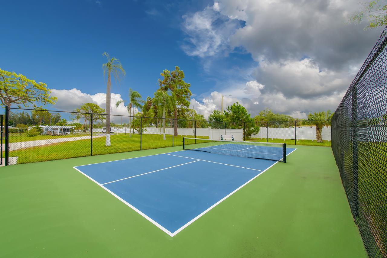 Arbor Terrace Hotel Sarasota Bagian luar foto